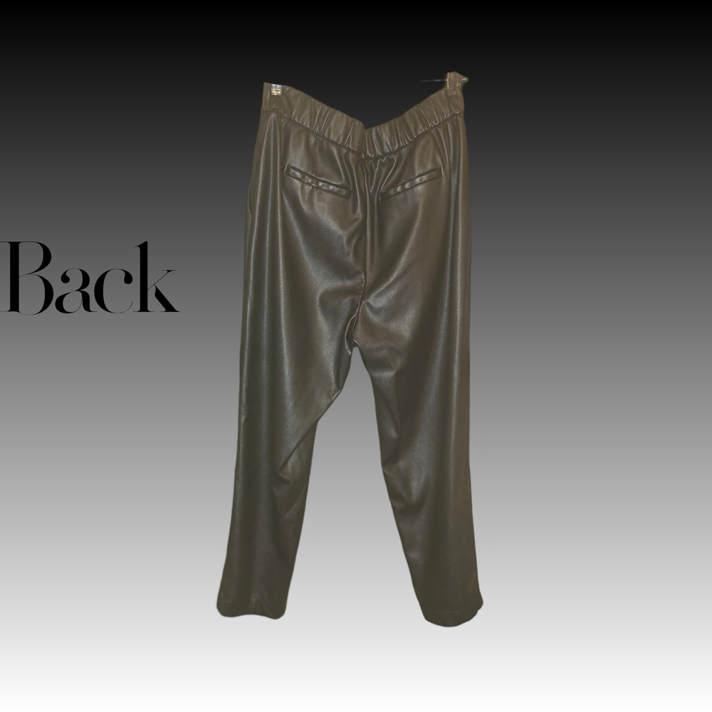 Black Trousers with Relaxed Fit and Elastic Waistband